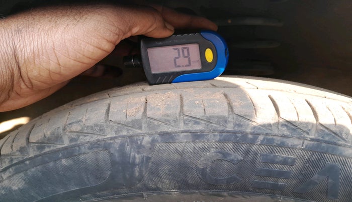 2017 Maruti Alto 800 VXI, Petrol, Manual, 1,64,127 km, tyre