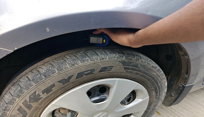 2013 Maruti Swift Dzire VXI, Petrol, Manual, 56,674 km, tyre