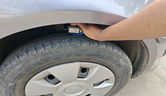 2013 Maruti Swift Dzire VXI, Petrol, Manual, 56,674 km, tyre