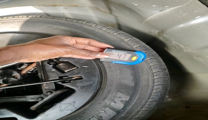 2010 Hyundai i10 SPORTZ 1.2 AT, Petrol, Automatic, 59,081 km, tyre