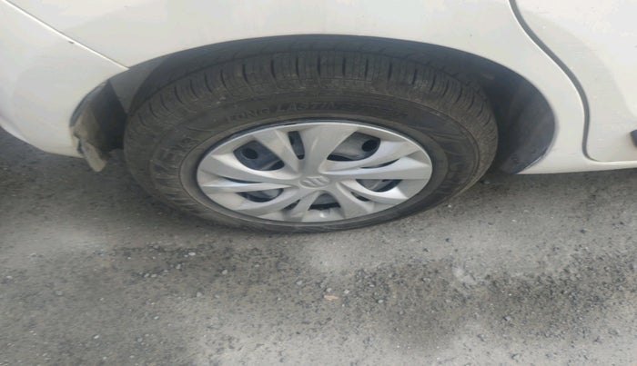 2021 Maruti Swift VXI, Petrol, Manual, 66,368 km, tyre