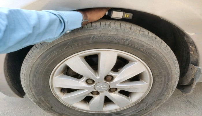 2013 Hyundai i20 SPORTZ 1.2, Petrol, Manual, 1,03,596 km, tyre