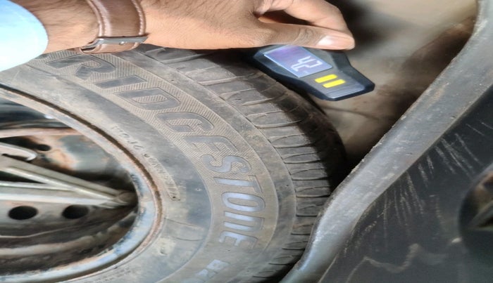 2013 Hyundai i20 SPORTZ 1.2, Petrol, Manual, 1,03,596 km, tyre