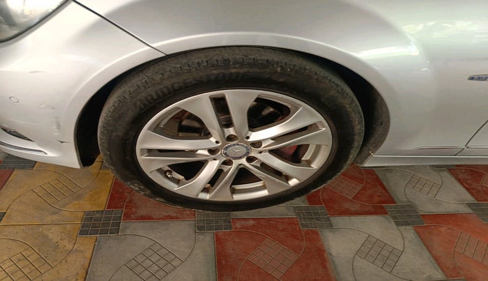 2013 Mercedes Benz C Class C220 CDI ELEGANCE, Diesel, Automatic, 1,25,792 km, tyre