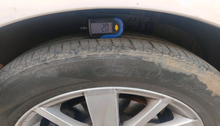 2016 Volkswagen Polo HIGHLINE1.2L, Petrol, Manual, 85,744 km, tyre