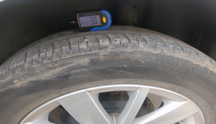 2016 Volkswagen Polo HIGHLINE1.2L, Petrol, Manual, 85,744 km, tyre