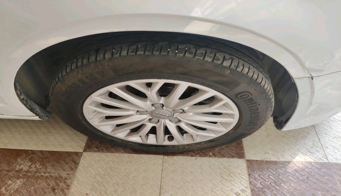 2015 Audi A3 40 TFSI PREMIUM, Petrol, Automatic, 1,40,165 km, tyre