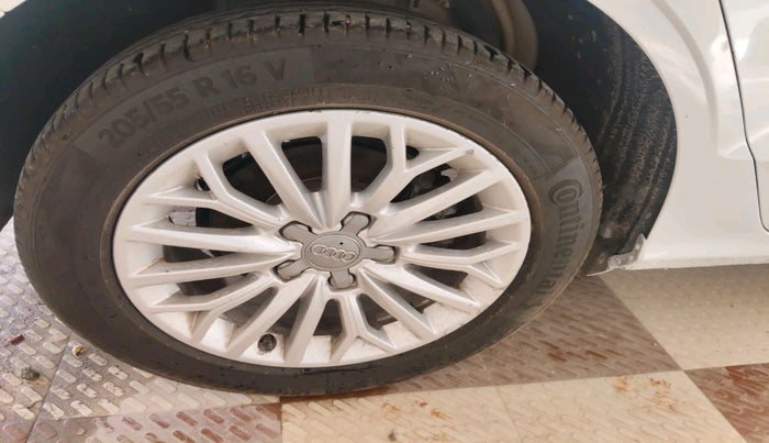 2015 Audi A3 40 TFSI PREMIUM, Petrol, Automatic, 1,40,165 km, tyre