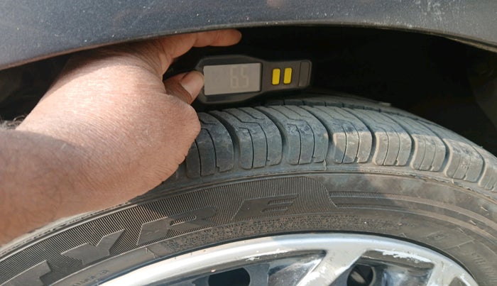 2013 Maruti Ertiga VXI CNG, Petrol, Manual, 1,54,919 km, tyre