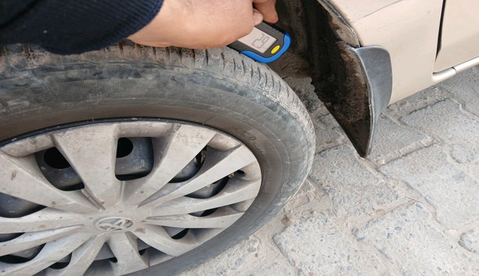 2011 Toyota Etios G, Petrol, Manual, 1,01,255 km, tyre