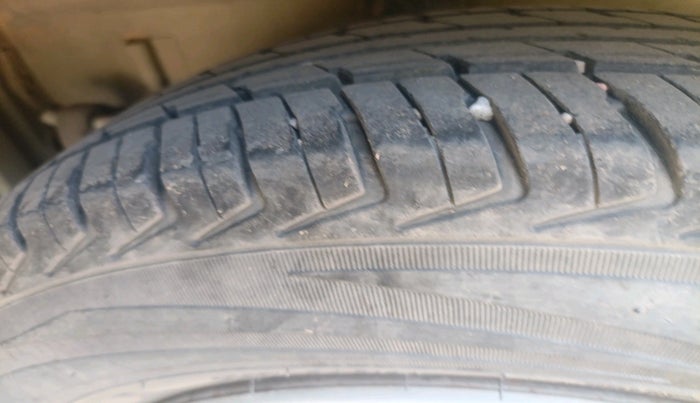 2014 Maruti Celerio LXI, Petrol, Manual, 76,037 km, tyre