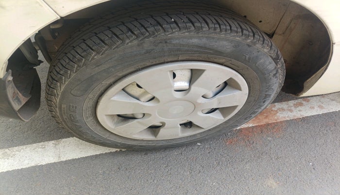 2014 Maruti Celerio LXI, Petrol, Manual, 76,037 km, tyre