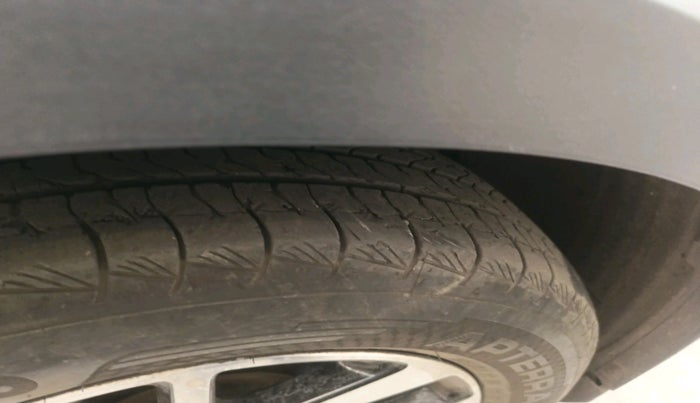 2024 Mahindra XUV400 EL 7.2 KW, Electric, Automatic, 30,038 km, tyre