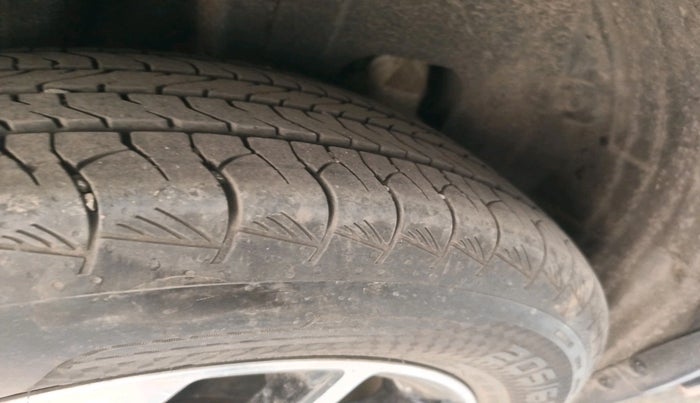 2024 Mahindra XUV400 EL 7.2 KW, Electric, Automatic, 30,038 km, tyre