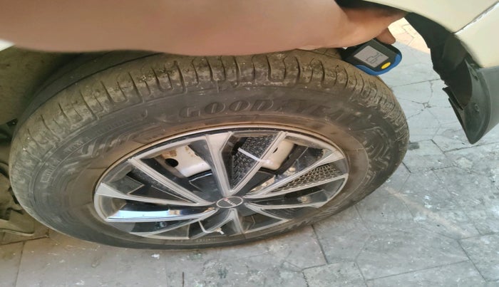 2020 Maruti New Wagon-R LXI CNG (O) 1.0, Petrol, Manual, 89,976 km, tyre