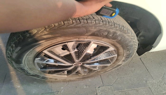 2020 Maruti New Wagon-R LXI CNG (O) 1.0, Petrol, Manual, 89,976 km, tyre