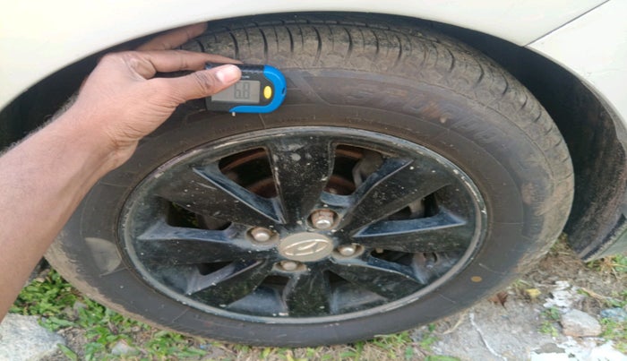 2014 Hyundai Xcent SX 1.2 (O), Petrol, Manual, 99,256 km, tyre