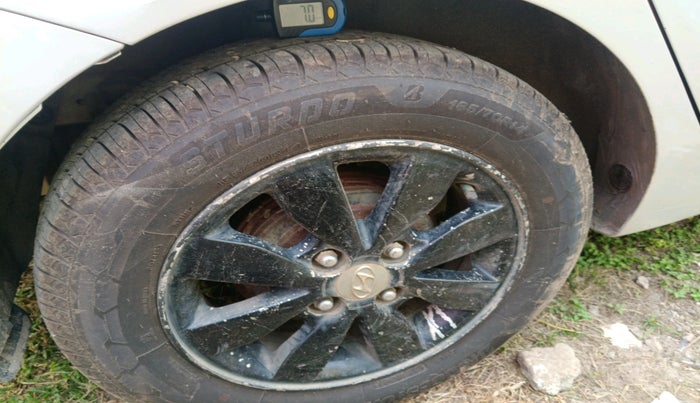 2014 Hyundai Xcent SX 1.2 (O), Petrol, Manual, 99,256 km, tyre