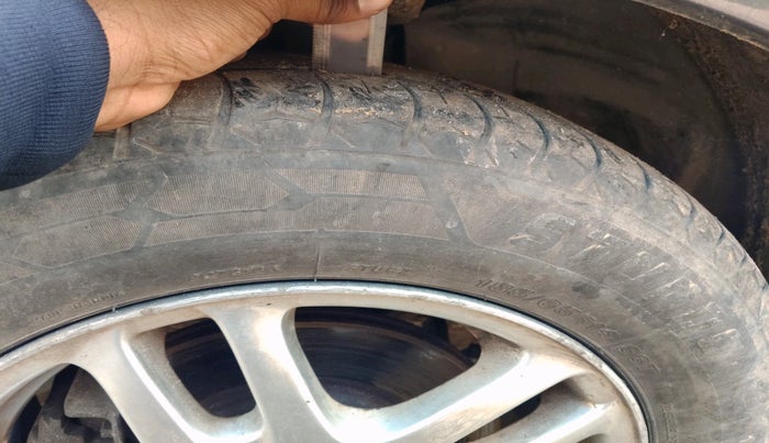 2011 Ford Fiesta ZXI 1.4 DIESEL, Diesel, Manual, 1,87,191 km, tyre