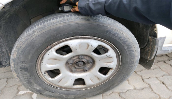 2013 Renault Duster 110 PS RXL DIESEL, Diesel, Manual, 1,06,088 km, tyre