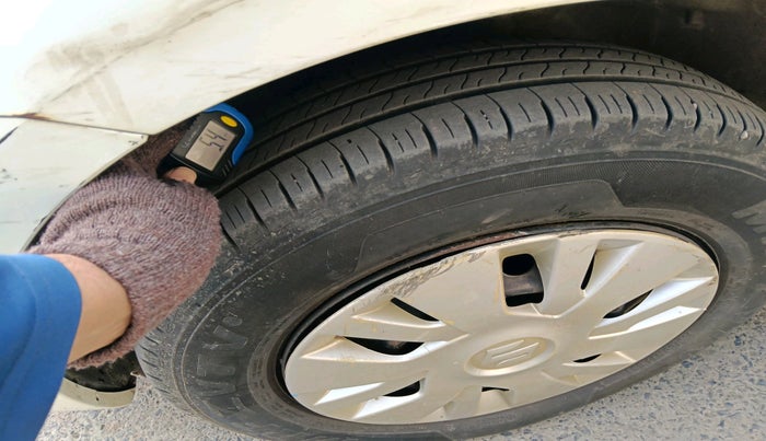 2011 Maruti Swift VDI, Diesel, Manual, 1,25,000 km, tyre