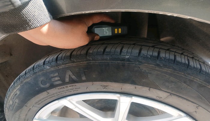 2022 Maruti Dzire VXI CNG, Petrol, Manual, 72,453 km, tyre