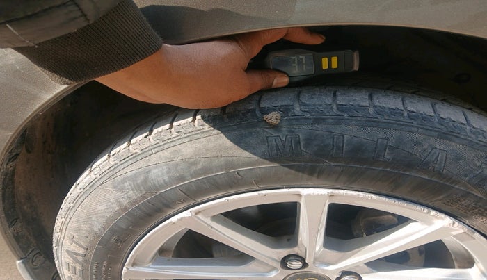 2022 Maruti Dzire VXI CNG, Petrol, Manual, 72,453 km, tyre