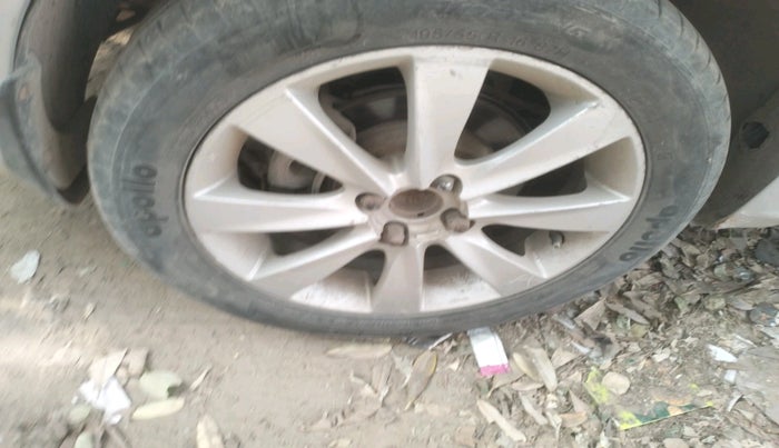 2012 Hyundai Verna FLUIDIC 1.6 VTVT SX, Petrol, Manual, 89,676 km, tyre