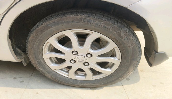 2017 Honda Amaze 1.2L I-VTEC VX AT, Petrol, Automatic, 80,949 km, tyre