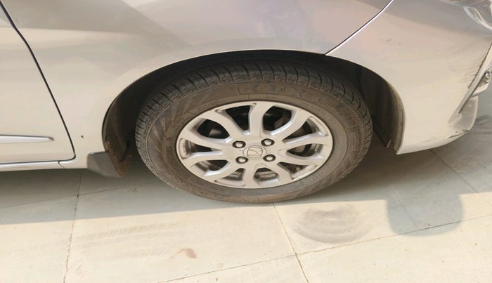 2017 Honda Amaze 1.2L I-VTEC VX AT, Petrol, Automatic, 80,949 km, tyre