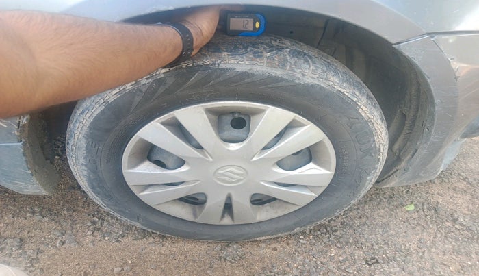 2012 Maruti Swift Dzire VXI, Petrol, Manual, 1,42,086 km, tyre