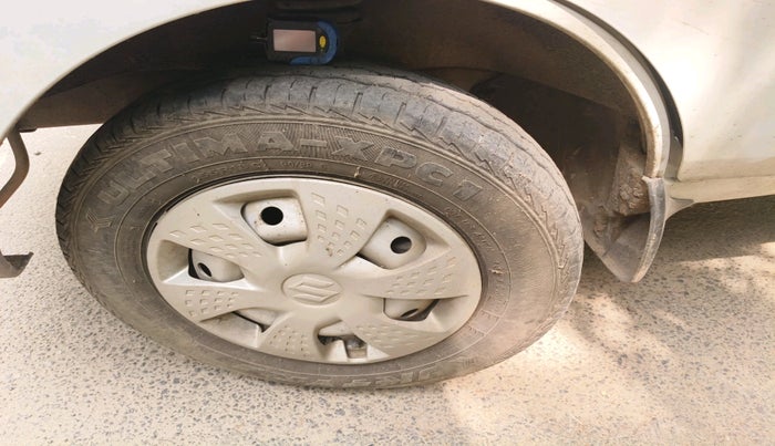 2023 Maruti Eeco 5 STR AC, Petrol, Manual, 7,429 km, tyre