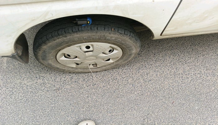 2023 Maruti Eeco 5 STR AC, Petrol, Manual, 7,429 km, tyre