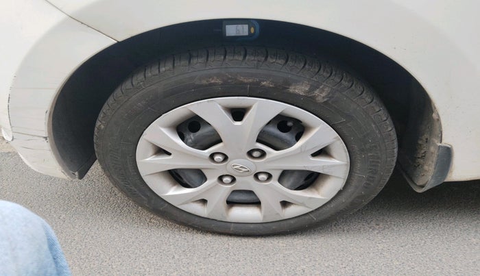 2016 Hyundai Grand i10 MAGNA 1.2 KAPPA VTVT, Petrol, Manual, 1,17,400 km, tyre