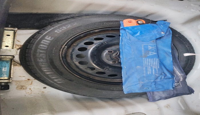 2016 Hyundai Grand i10 MAGNA 1.2 KAPPA VTVT, Petrol, Manual, 1,17,400 km, tyre