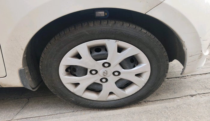 2016 Hyundai Grand i10 MAGNA 1.2 KAPPA VTVT, Petrol, Manual, 1,17,400 km, tyre