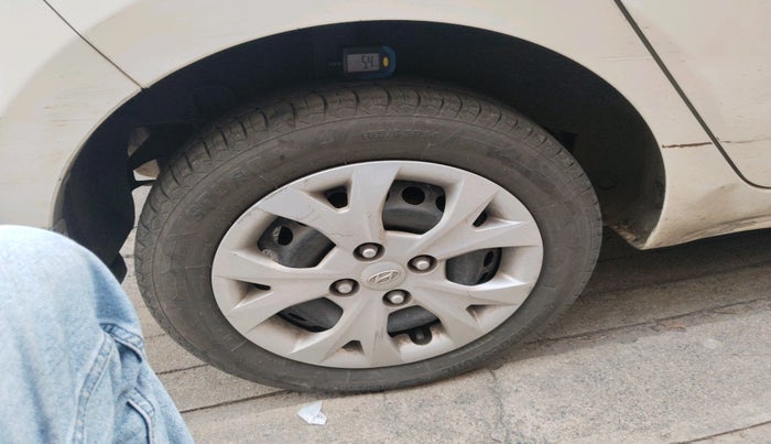 2016 Hyundai Grand i10 MAGNA 1.2 KAPPA VTVT, Petrol, Manual, 1,17,400 km, tyre