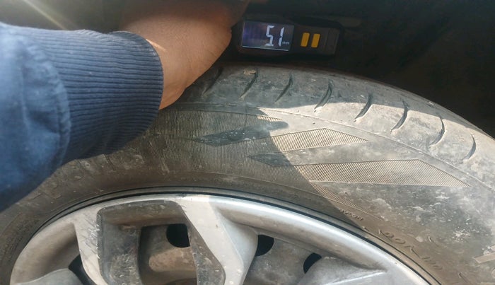 2012 Toyota Etios G, Petrol, Manual, 73,734 km, tyre