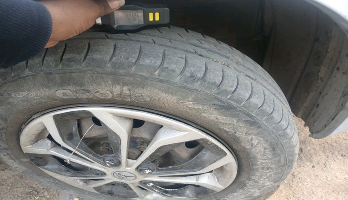 2012 Toyota Etios G, Petrol, Manual, 73,734 km, tyre