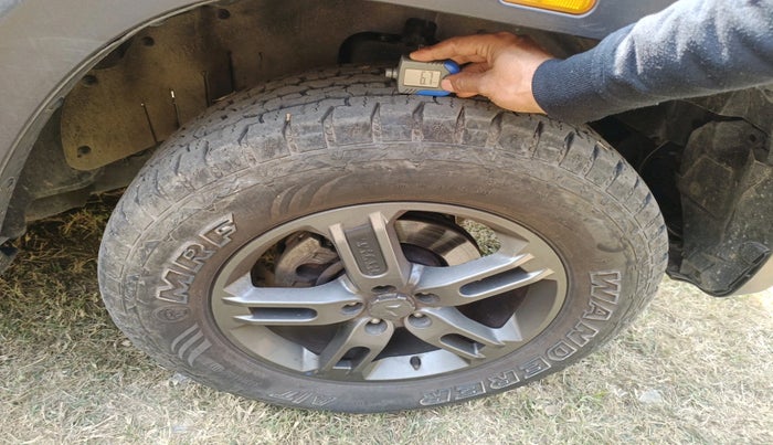 2023 Mahindra Thar LX P 2WD AT HT, Petrol, Automatic, 21,698 km, tyre