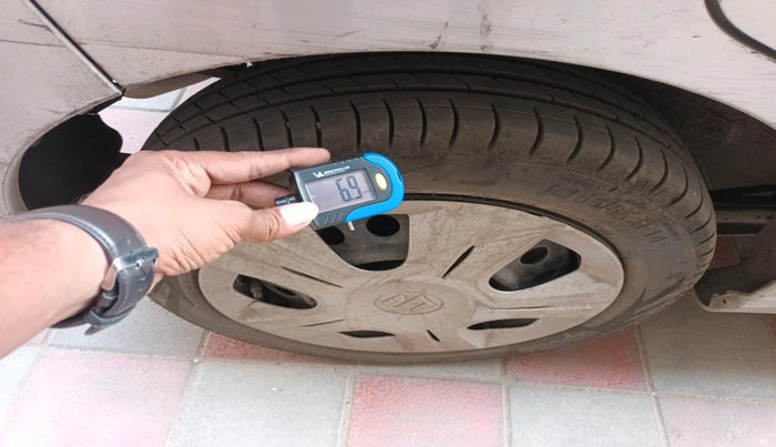 2014 Maruti Wagon R 1.0 VXI, Petrol, Manual, 1,18,744 km, tyre