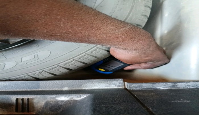 2020 Volkswagen Polo HIGHLINE PLUS 1.0L TSI, Petrol, Manual, 67,300 km, tyre