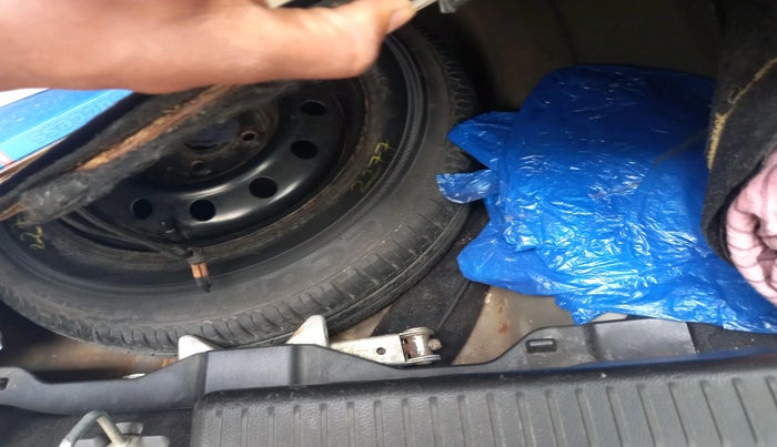 2017 Maruti Dzire ZDI PLUS, Diesel, Manual, 2,44,819 km, tyre