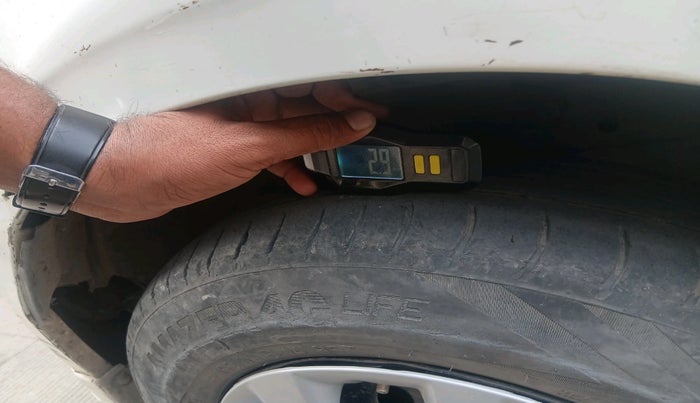 2012 Maruti Swift VDI, Diesel, Manual, 2,12,113 km, tyre