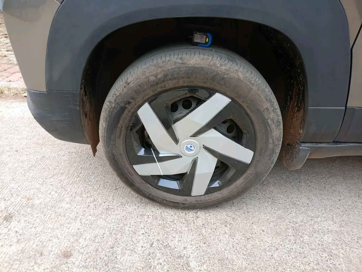 2023 Maruti BREZZA VXI S-CNG, Petrol, Manual, 1,41,338 km, tyre