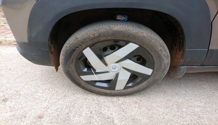 2023 Maruti BREZZA VXI S-CNG, Petrol, Manual, 1,41,338 km, tyre