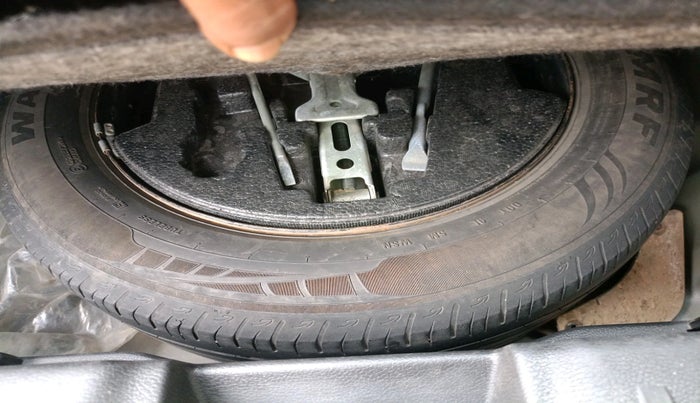 2023 Maruti BREZZA VXI S-CNG, Petrol, Manual, 1,41,338 km, tyre