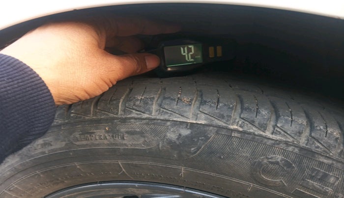 2022 Hyundai GRAND I10 NIOS SPORTZ 1.2 KAPPA VTVT CNG, Petrol, Manual, 37,879 km, tyre