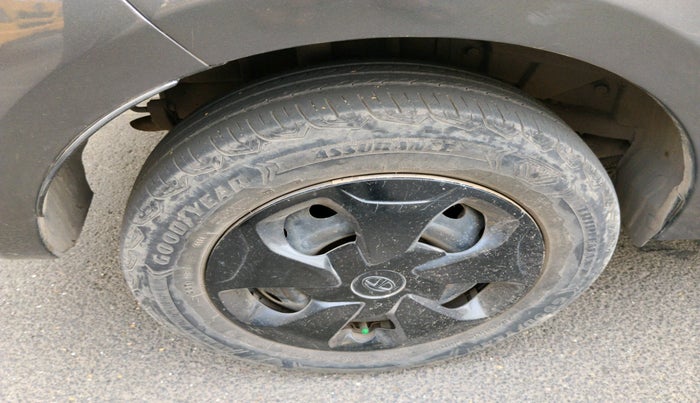 2022 Tata TIGOR XZ CNG, Petrol, Manual, 27,042 km, tyre