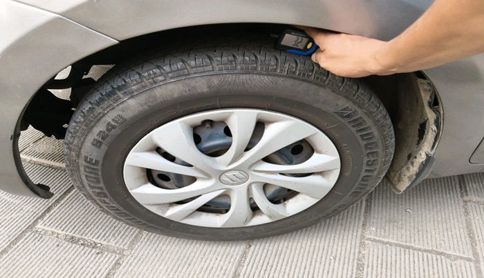 2020 Maruti Swift VXI AMT, Petrol, Automatic, 99,824 km, tyre